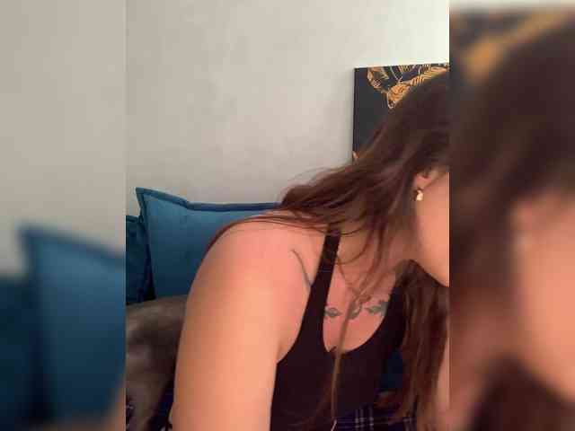 WILDGIRL webcam