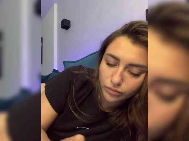 WILDGIRL webcam