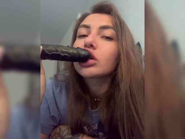 WILDGIRL webcam