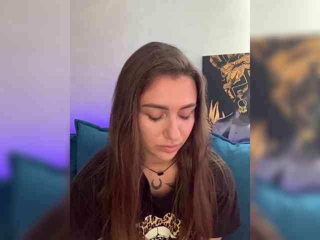 WILDGIRL webcam