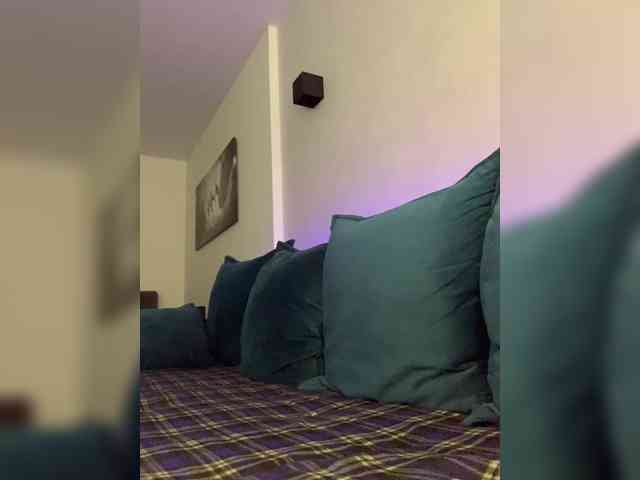 WILDGIRL webcam