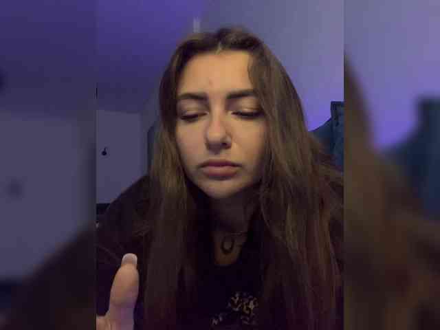 WILDGIRL webcam