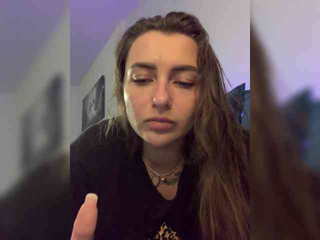WILDGIRL webcam