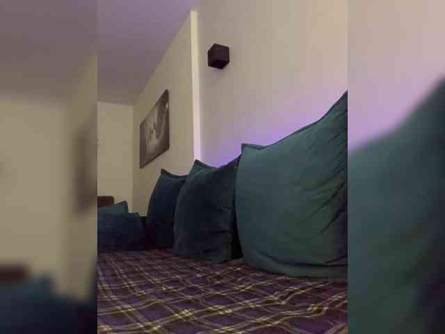 WILDGIRL webcam