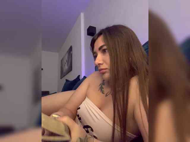 WILDGIRL webcam