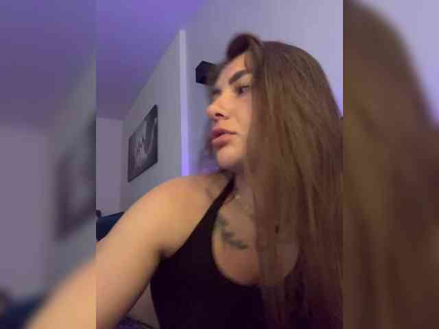 WILDGIRL webcam