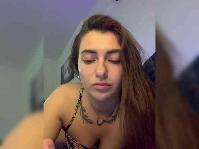 WILDGIRL webcam