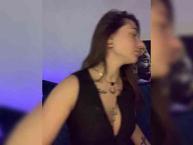 WILDGIRL webcam