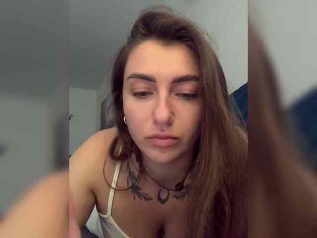 WILDGIRL webcam