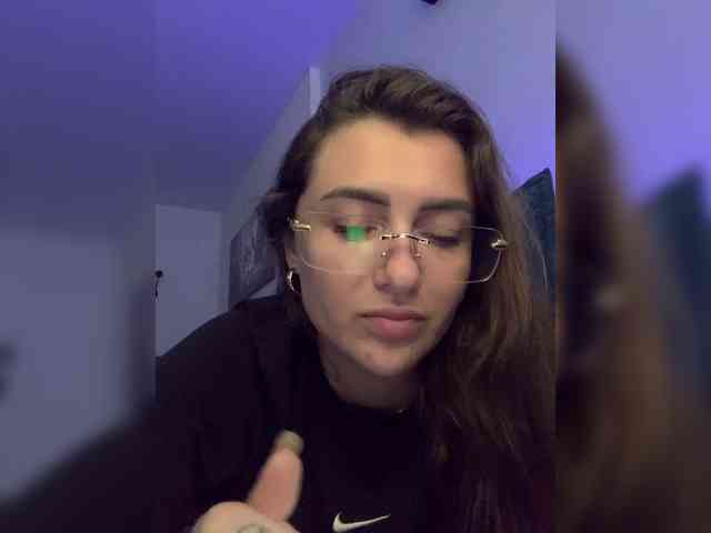 WILDGIRL webcam