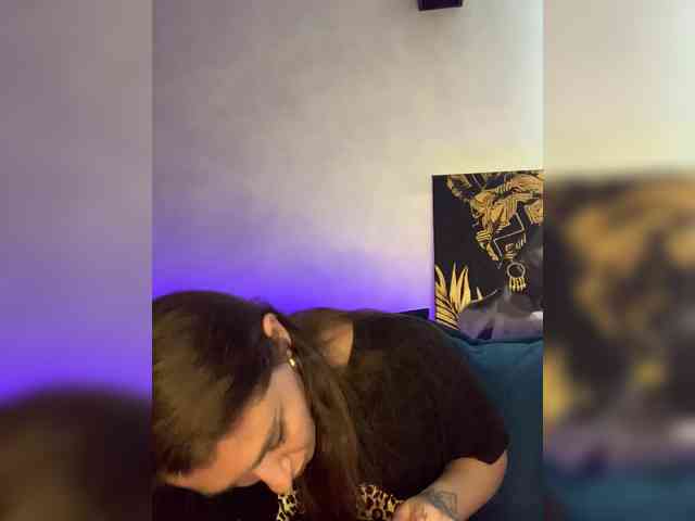 WILDGIRL webcam