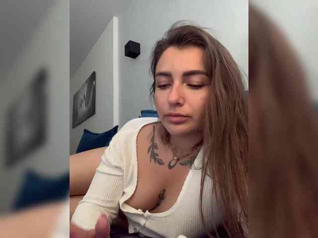 WILDGIRL webcam