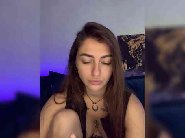 WILDGIRL webcam
