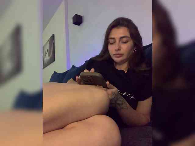 WILDGIRL webcam