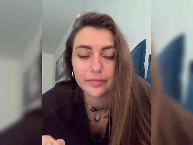WILDGIRL webcam