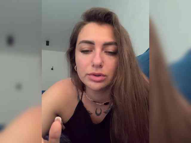 WILDGIRL webcam