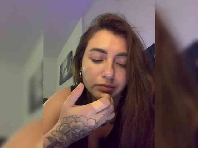 WILDGIRL webcam