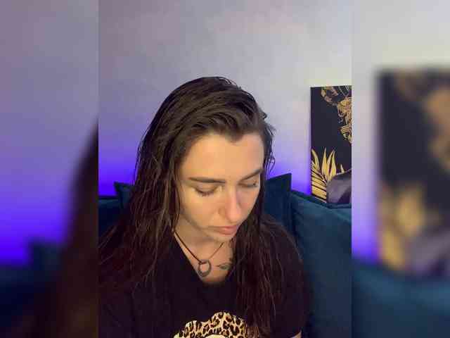 WILDGIRL webcam