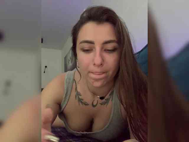 WILDGIRL webcam