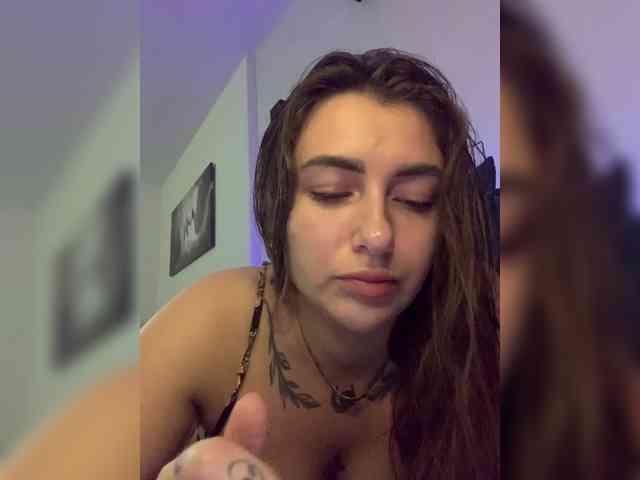 WILDGIRL webcam