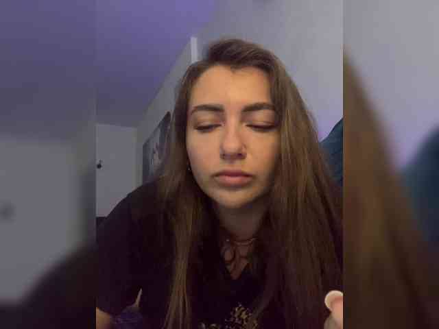 WILDGIRL webcam