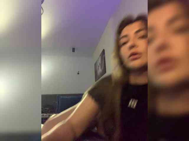 WILDGIRL webcam
