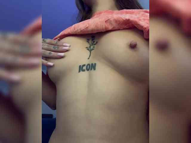 WILDGIRL webcam