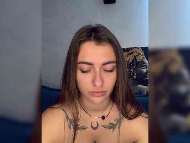 WILDGIRL webcam