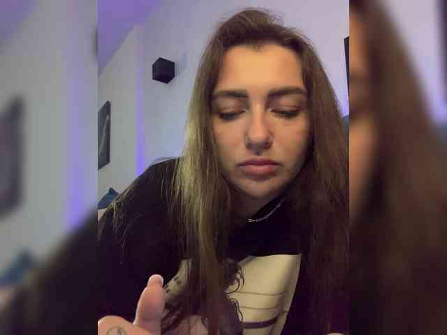 WILDGIRL webcam
