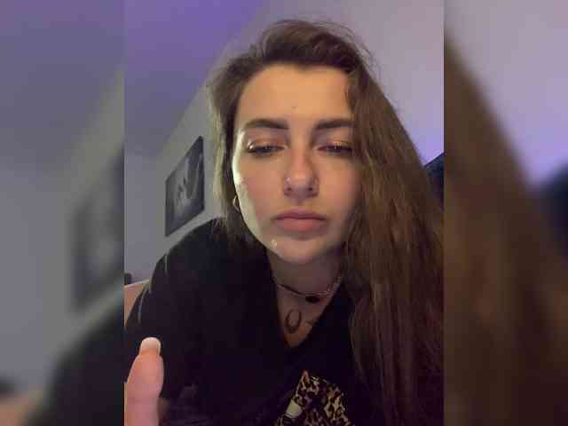 WILDGIRL webcam