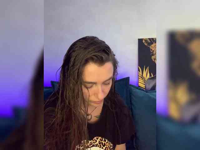 WILDGIRL webcam