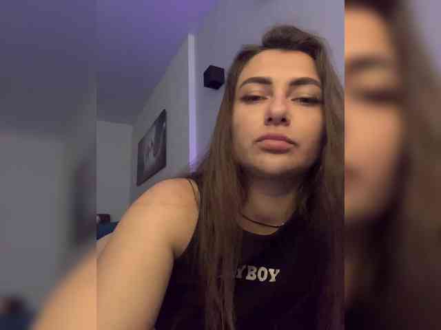 WILDGIRL webcam
