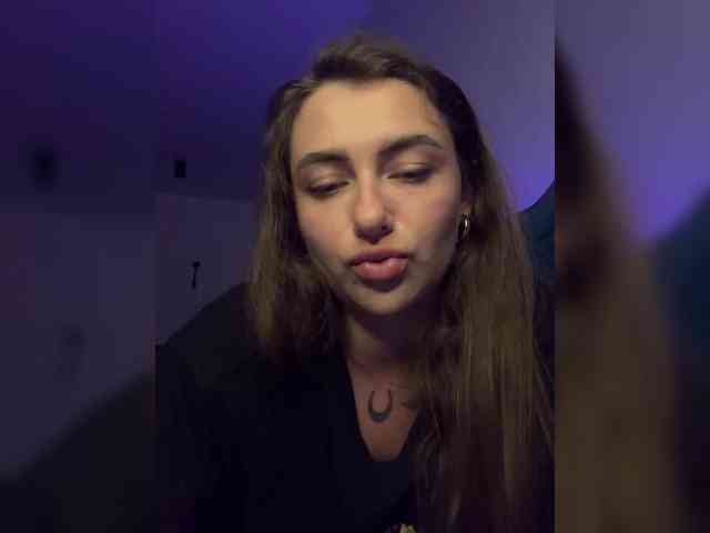 WILDGIRL webcam