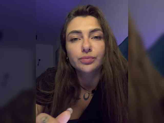 WILDGIRL webcam