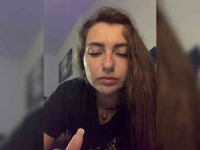 WILDGIRL webcam
