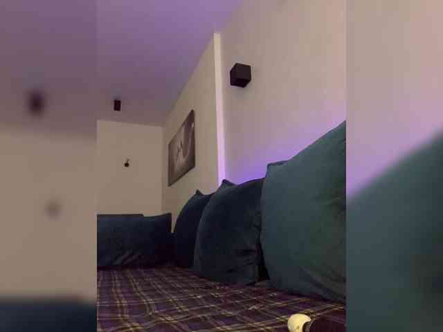 WILDGIRL webcam