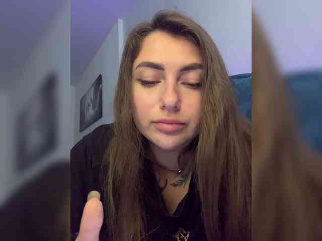 WILDGIRL webcam