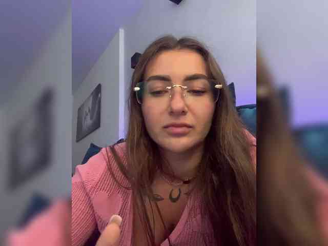 WILDGIRL webcam