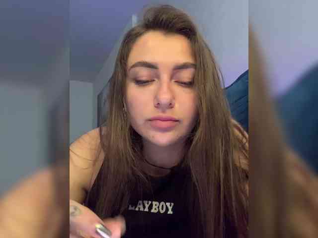 WILDGIRL webcam