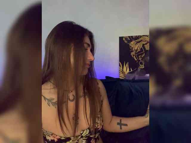 WILDGIRL webcam
