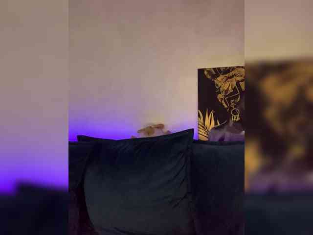 WILDGIRL webcam