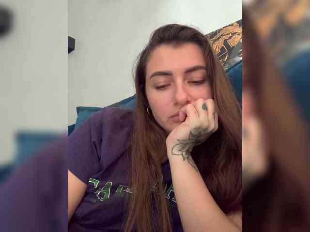 WILDGIRL webcam