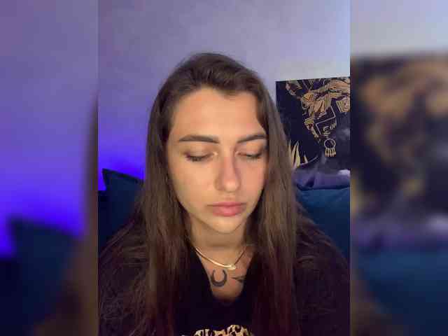 WILDGIRL webcam