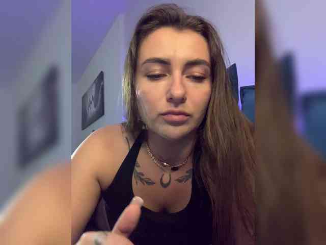 WILDGIRL webcam