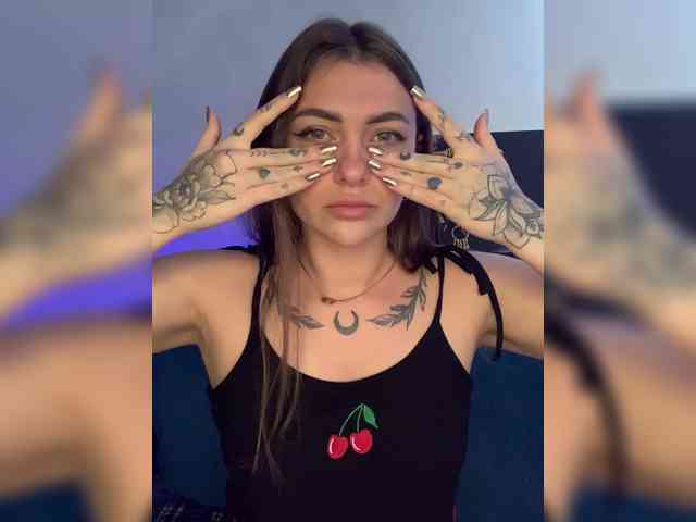 WILDGIRL webcam