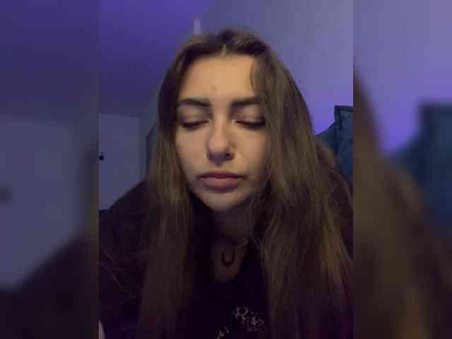 WILDGIRL webcam