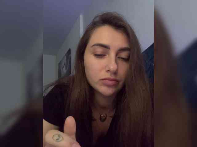 WILDGIRL webcam