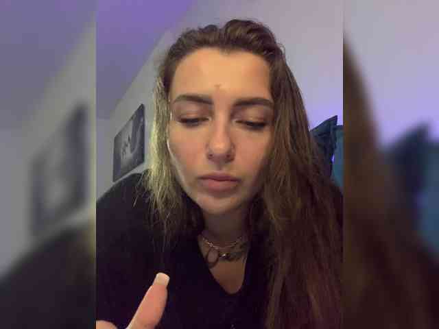WILDGIRL webcam