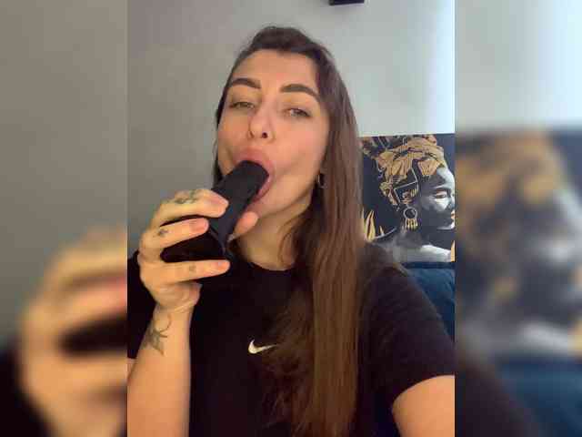 WILDGIRL webcam
