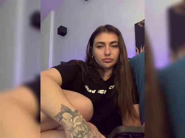 WILDGIRL webcam